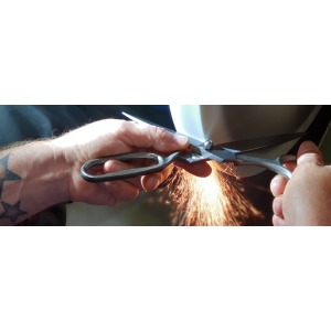 Sharpening service shears